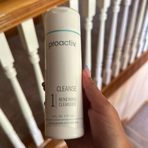 Selling Proactiv face wash “Renewing cleanser”. 6 oz (177ml).